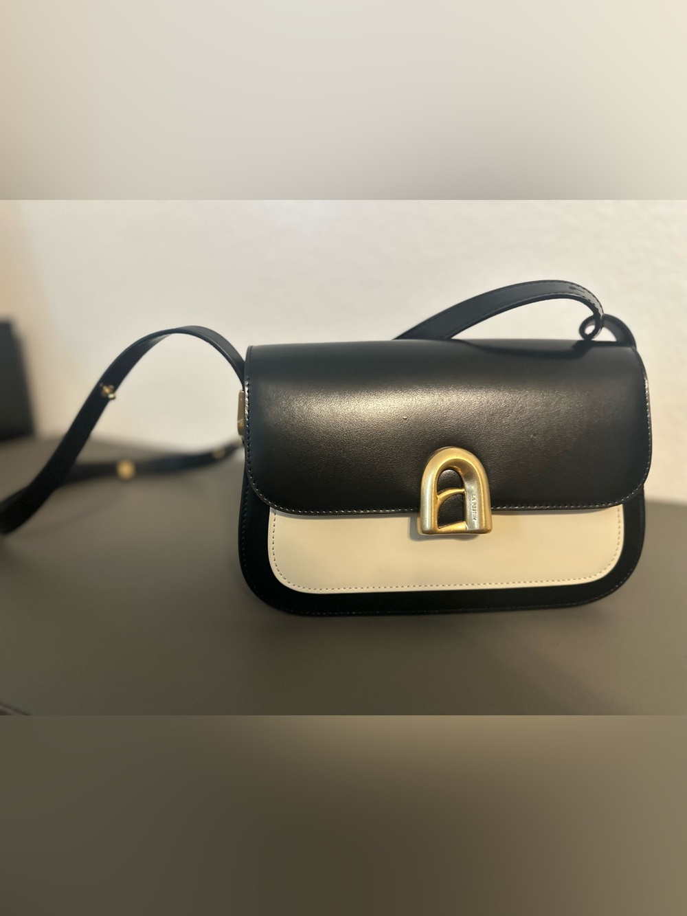 La’Festin Genuine Leather Shoulder Crossbody w/adjustable strap